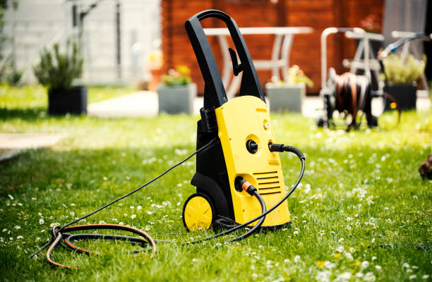 Best Animal Enclosure Cleaning  in Anahuac, TX